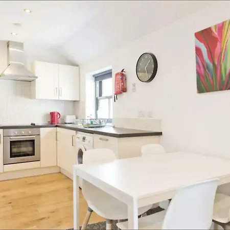 度假居 Corporate Lettings Near Heuston Station *