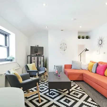 Corporate Lettings Near Heuston Station 度假居