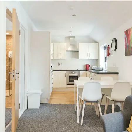 度假居 Corporate Lettings Near Heuston Station *
